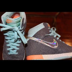 Nike High Top Sneaker Size 6